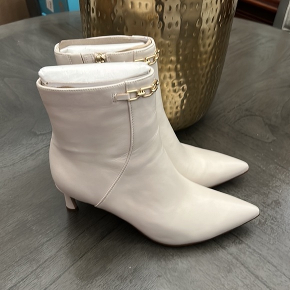 Naturalizer Frida Leather Chain Hardware Dress Booties (WIDE) - Picture 5 of 7